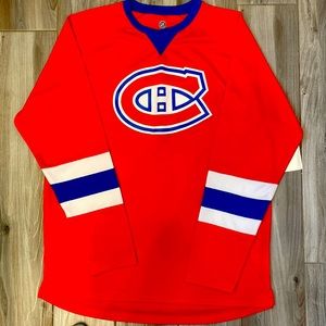 🌟 HOST PICK 🌟Montreal Canadians light weight jersey